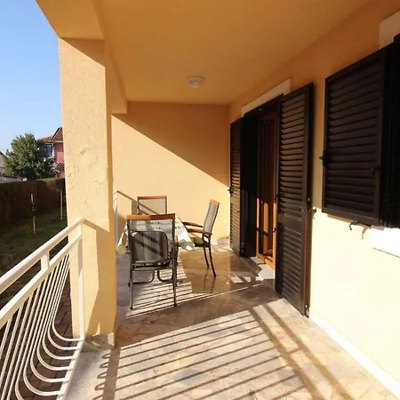 Apartment In Novigrad/istrien 9640 *